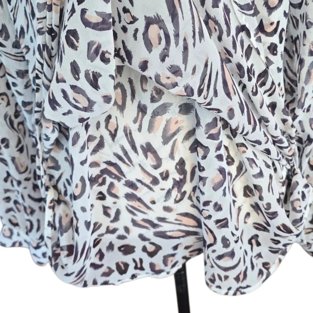 CAbi glamour neck